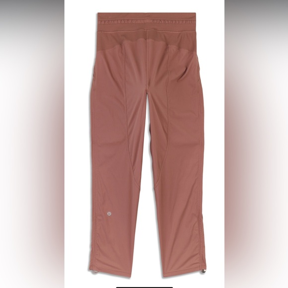 Lululemon Dance Studio Cropped, Women's size 4 - Picture 3 of 4